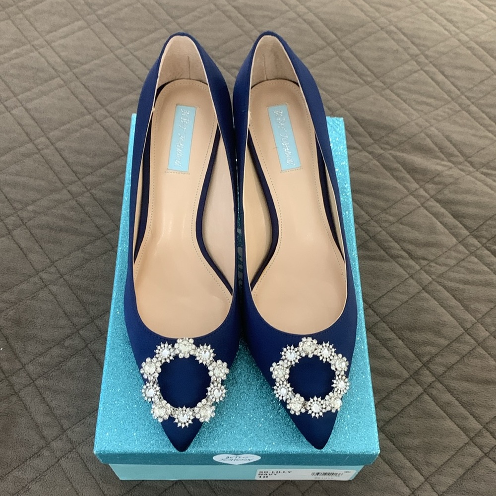 Betsy Johnson NIB Lilly Embellished Satin Dress Pumps/Heels  size 10 - Picture 3 of 17